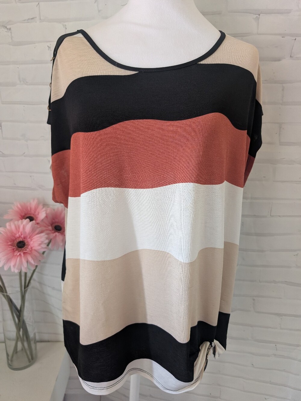 Lavish Women's Colorblock Short Sleeve Top - Black, Rust, White, Beige